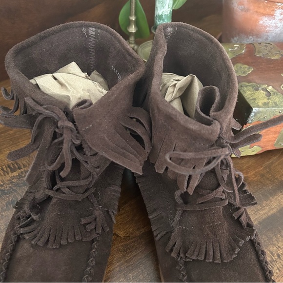 Like New Barbo Brown Genuine Suede Moccasins, Ankle w Fringe, Women’s - Picture 3 of 10